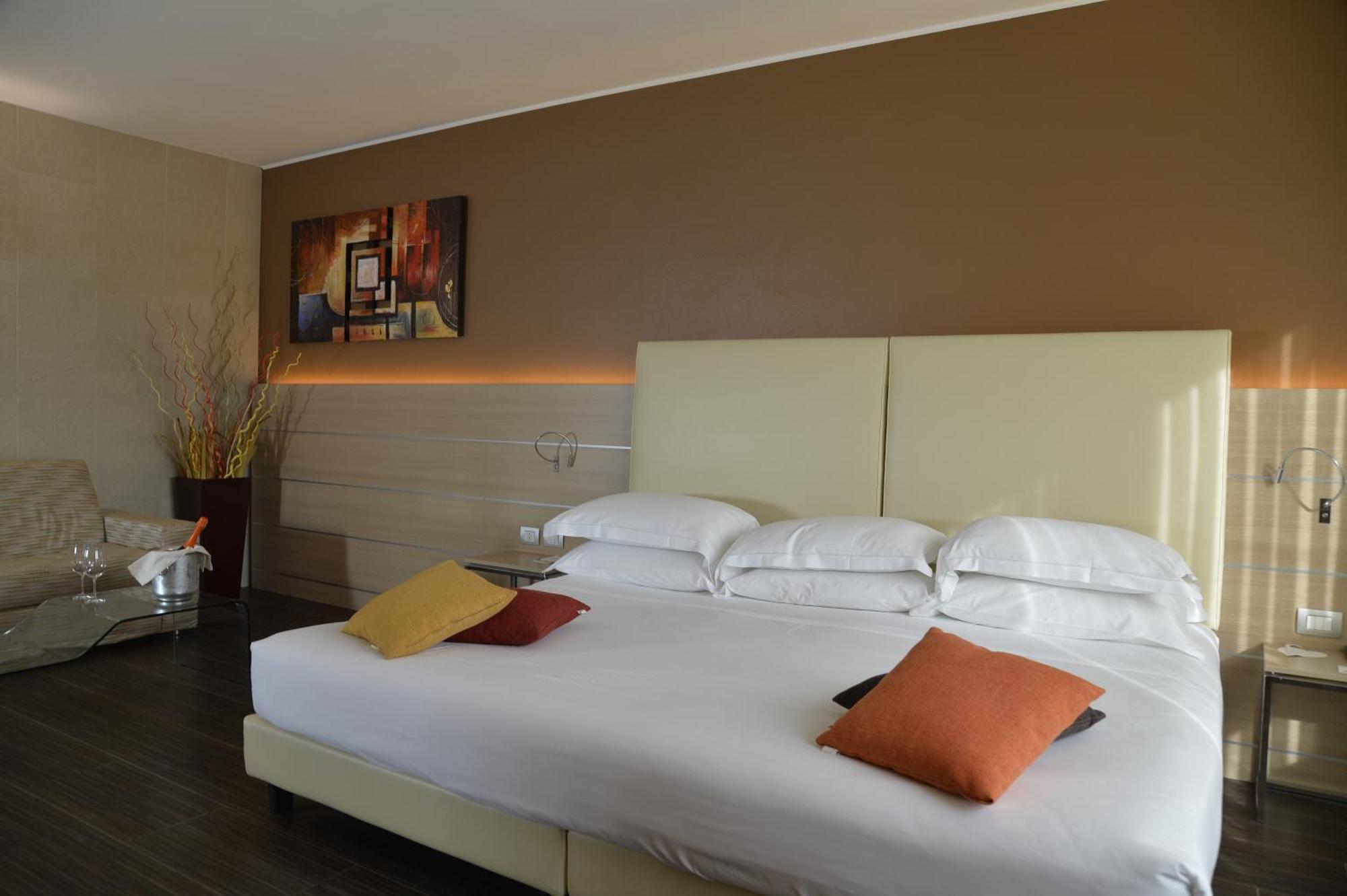 Best Western Plus Soave Hotel ซานโบนีฟาโช ภายนอก รูปภาพ