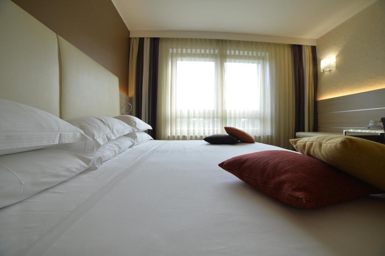 Best Western Plus Soave Hotel ซานโบนีฟาโช ภายนอก รูปภาพ